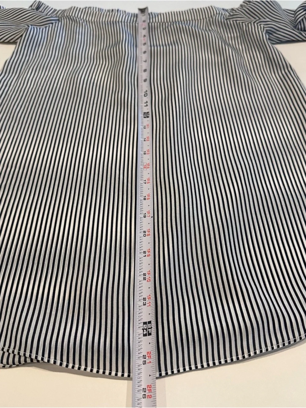 Cabi 100% Silk Off Shoulder Striped Blouse XS Black White Tunic Top Lightweight - Picture 12 of 15